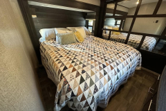 Farmhouse-Triangles-King